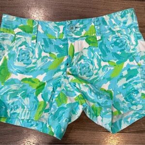 Lilly Pulitzer Callahan shorts
Size 0